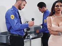 Jessy Dubai Whats In Her Pants Part 2