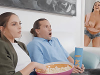Boyfriend has sex hither curvy brunette while go steady with watches